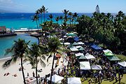 The Kona Brewer’s Festival is held right against Kamakahonu Bay in downtown Kona. Image credit: Robert Thomas.