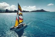 catamaran sailing in the ocean in from of Waikiki, Honolulu, oʻahu, Hawaiʻi